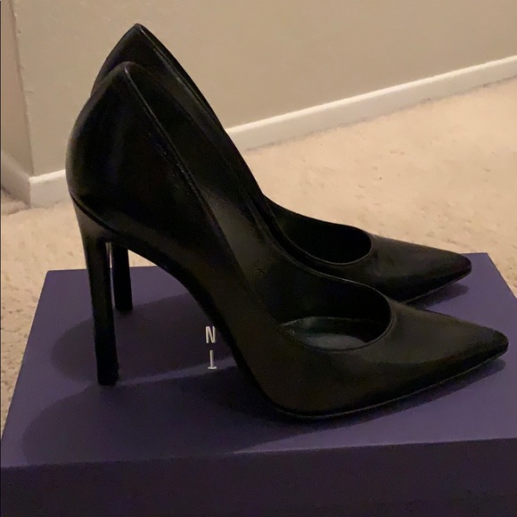 Stuart Weitzman Black Heels Size 8 - Picture 4 of 6